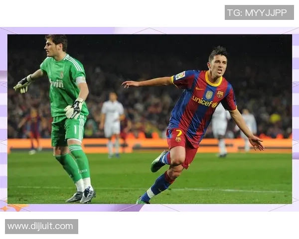 前世界足球明星的传奇人生与职业生涯回顾