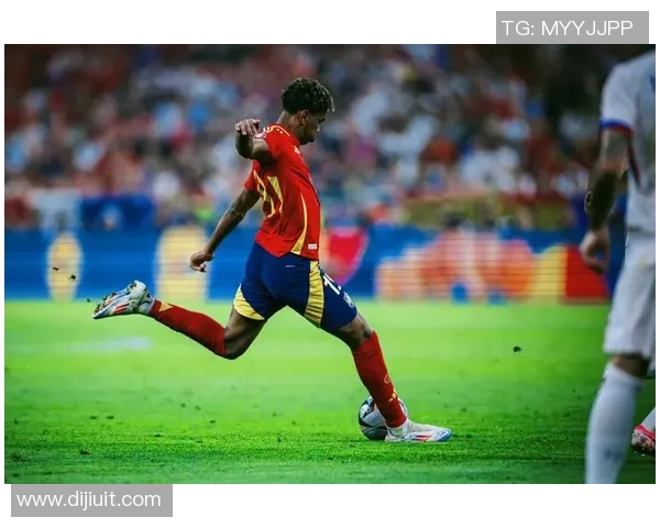 全球足球巨星风采展现与精彩瞬间回顾